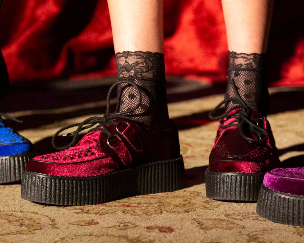 Tuk red store velvet creepers